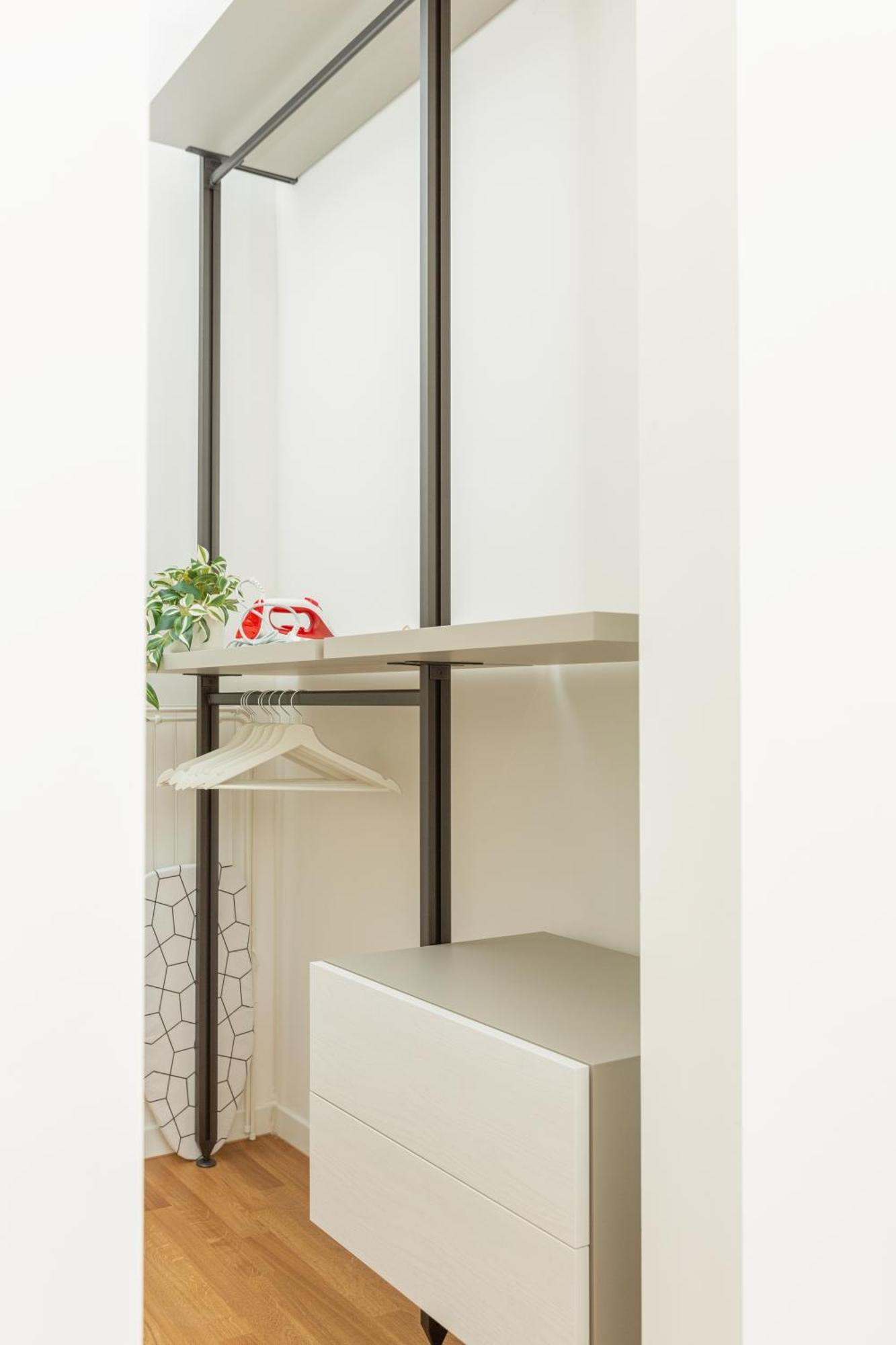 New - Manet - Exclusive * Milano